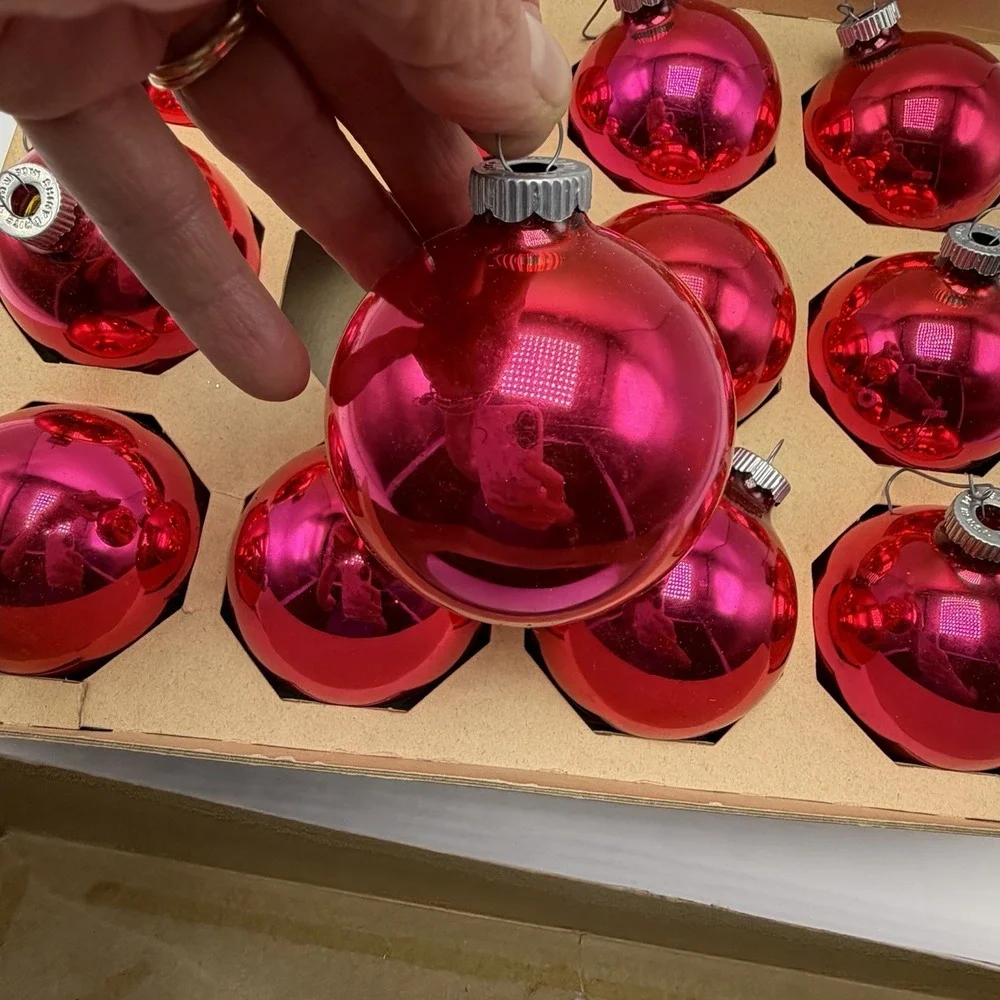 Vintage Shiny Brite Pink Red Glass Christmas Ornaments Set of 12 in Box Read